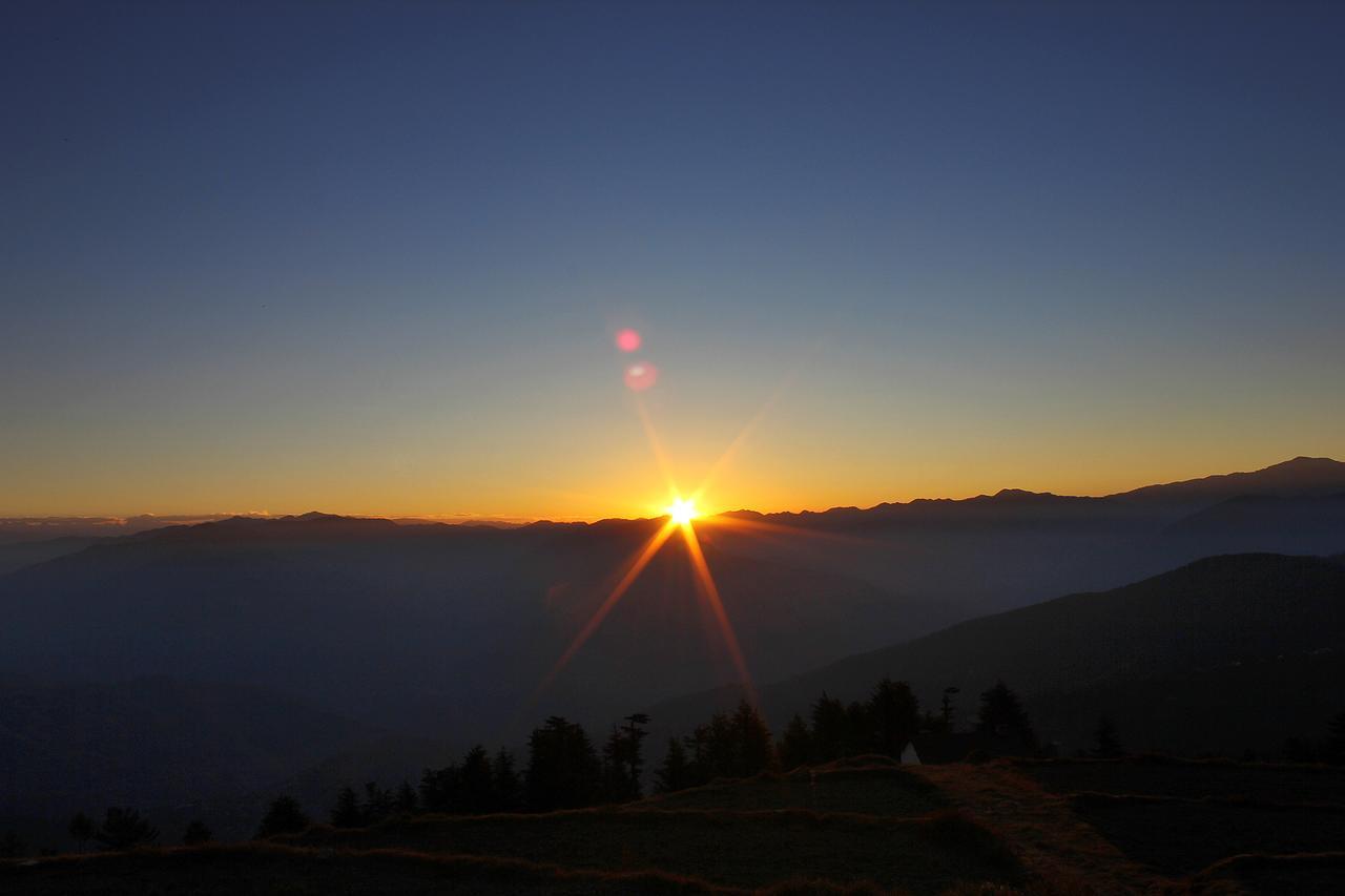 Snow King Retreat: Himalayan Views & Mountain Luxury Hotel Kufri Exterior photo